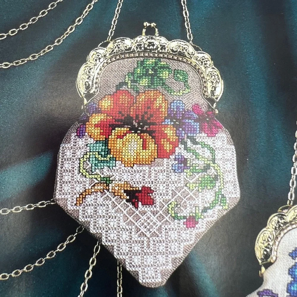 American School of Needlework Little Cross Stitch Purses Book Barbara Baatz 3739
